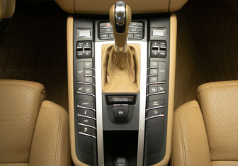 Подержанный автомобиль Porsche Macan 2014 года (17 фото)