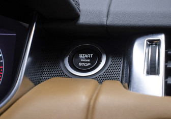 Подержанный автомобиль Land Rover Range Rover Sport 2020 года (21 фото)