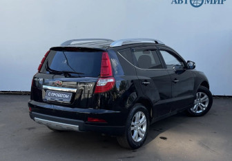 Подержанный автомобиль Geely Emgrand X7 2016 года (5 фото)