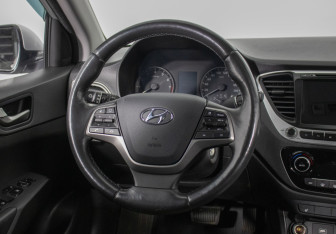 Подержанный автомобиль Hyundai Solaris Sedan 2019 года (15 фото)