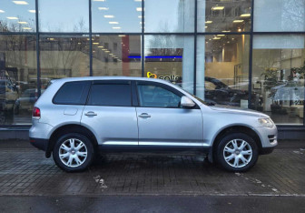 Подержанный автомобиль Volkswagen Touareg 2008 года (4 фото)