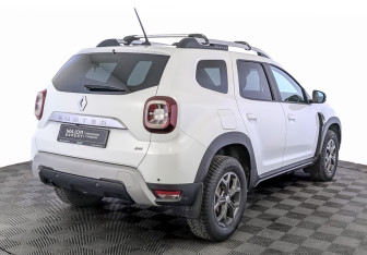 Подержанный автомобиль Renault Duster 2021 года (5 фото)