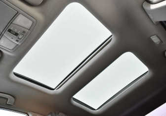 Подержанный автомобиль Nissan Teana 2012 года (14 фото)