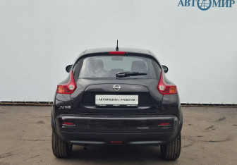 Подержанный автомобиль Nissan Juke 2014 года (6 фото)