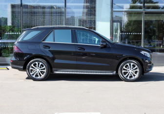 Подержанный автомобиль Mercedes-Benz GLE 2016 года (4 фото)