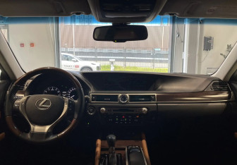 Подержанный автомобиль Lexus GS 2012 года (11 фото)