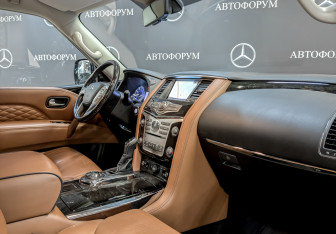 Подержанный автомобиль Infiniti QX80 2019 года (11 фото)