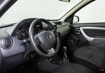 Подержанный автомобиль Nissan Terrano 2020 года (10 фото)