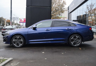 Подержанный автомобиль Kia K5 2020 года (8 фото)