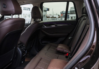 Подержанный автомобиль BMW X3 2017 года (16 фото)