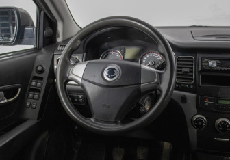 Подержанный автомобиль SsangYong Actyon 2013 года (15 фото)