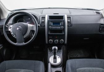 Подержанный автомобиль Nissan X-Trail 2014 года (13 фото)