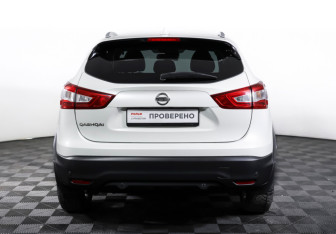 Подержанный автомобиль Nissan Qashqai 2018 года (6 фото)