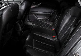 Подержанный автомобиль Audi A7 2014 года (10 фото)