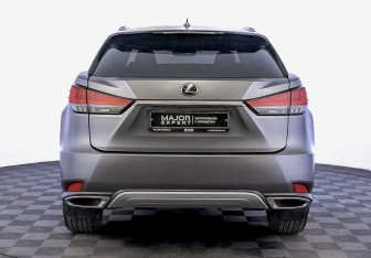 Подержанный автомобиль Lexus RX 2021 года (6 фото)