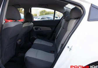 Подержанный автомобиль Chevrolet Cruze Sedan 2009 года (8 фото)