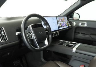 Подержанный автомобиль LiXiang L9 2024 года (13 фото)