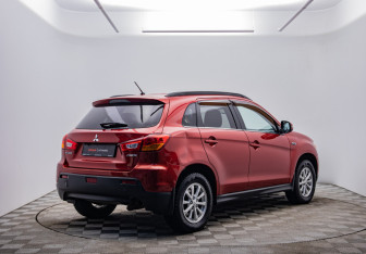 Подержанный автомобиль Mitsubishi ASX 2012 года (5 фото)