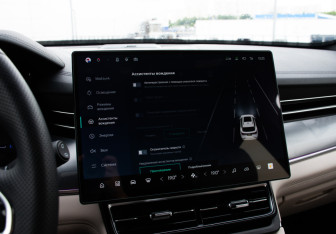 Подержанный автомобиль Lynk&Co 09 2024 года (29 фото)