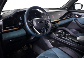 Подержанный автомобиль Geely Monjaro 2024 года (17 фото)