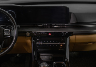 Подержанный автомобиль Kia Carnival 2021 года (13 фото)