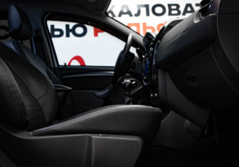 Подержанный автомобиль Renault Duster 2017 года (25 фото)