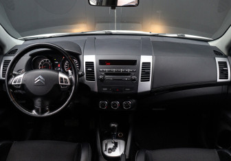 Подержанный автомобиль Citroen C-Crosser 2011 года (11 фото)