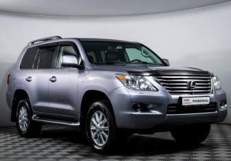 Подержанный автомобиль Lexus LX 2008 года (3 фото)