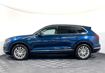 Подержанный автомобиль Volkswagen Touareg 2022 года (8 фото)