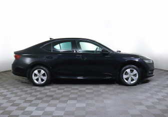 Подержанный автомобиль Skoda Octavia Liftback 2021 года (4 фото)