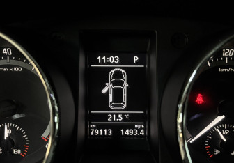 Подержанный автомобиль Skoda Yeti 2018 года (14 фото)