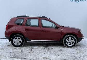 Подержанный автомобиль Renault Duster 2013 года (4 фото)