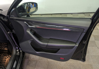 Подержанный автомобиль Skoda Octavia RS Wagon 2020 года (23 фото)