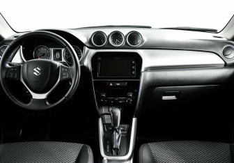 Подержанный автомобиль Suzuki Vitara 2016 года (8 фото)