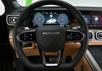 Подержанный автомобиль Jaecoo J8 2024 года (9 фото)