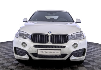 Подержанный автомобиль BMW X6 2019 года (2 фото)
