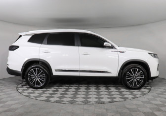 Подержанный автомобиль Chery Tiggo 8 Pro Max 2023 года (4 фото)