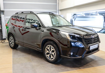 Подержанный автомобиль Subaru Forester Suv 2021 года (3 фото)
