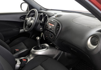 Подержанный автомобиль Nissan Juke 2014 года (13 фото)