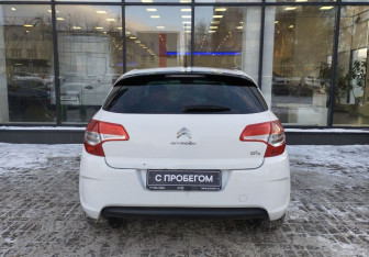 Подержанный автомобиль Citroen C4 Hatchback 2012 года (7 фото)