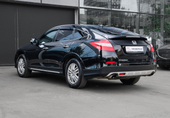 Подержанный автомобиль Honda Crosstour 2014 года (6 фото)