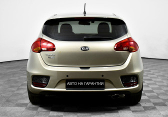 Подержанный автомобиль Kia Ceed Hatchback 2016 года (6 фото)