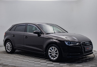Подержанный автомобиль Audi A3 Hatchback 2016 года (7 фото)
