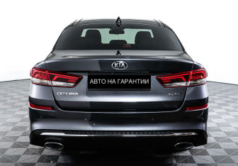 Подержанный автомобиль Kia Optima Sedan 2019 года (6 фото)
