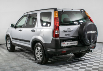 Подержанный автомобиль Honda CR-V 2004 года (7 фото)
