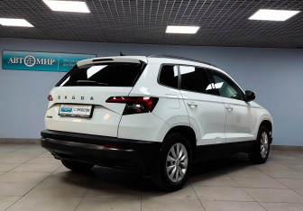 Подержанный автомобиль Skoda Karoq 2020 года (5 фото)