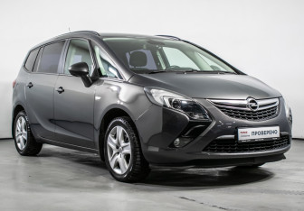 Подержанный автомобиль Opel Zafira Compactvan 2013 года (3 фото)