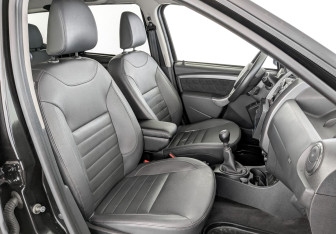 Подержанный автомобиль Renault Duster 2017 года (23 фото)