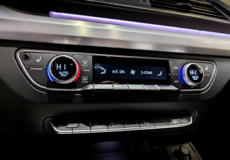 Подержанный автомобиль Audi Q5 2021 года (24 фото)