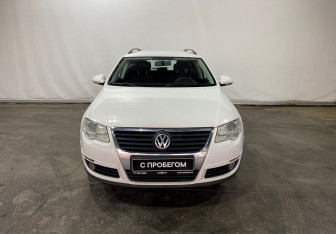 Подержанный автомобиль Volkswagen Passat Wagon 2010 года (2 фото)